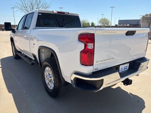 Used 2025 Chevrolet Silverado 2500 LT w/ Convenience Package AWD/4WD image 4