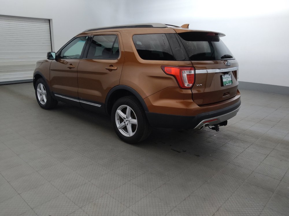Used 2017 Ford Explorer XLT AWD/4WD image 3