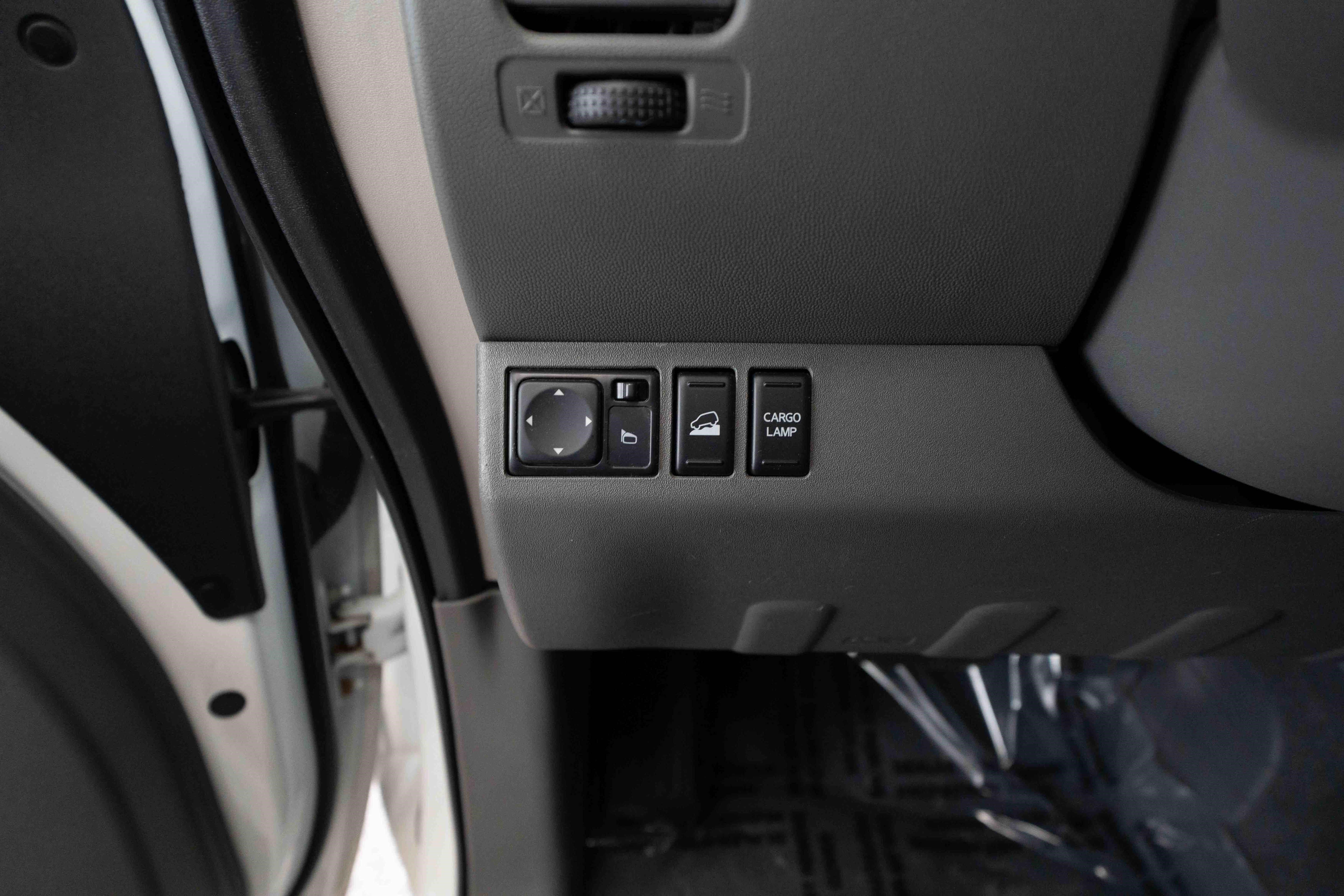 Used 2020 Nissan Frontier SV AWD/4WD image 11