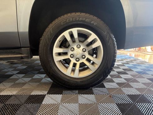 Used 2020 Chevrolet Suburban LT AWD/4WD image 29