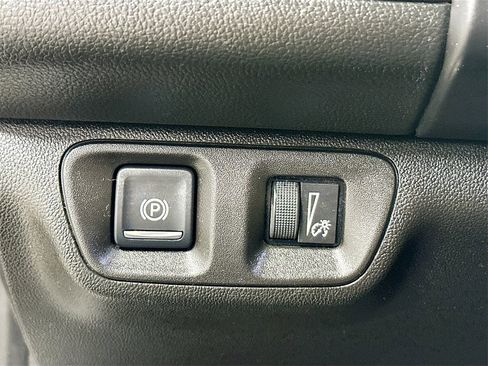 Used 2017 GMC Acadia Denali w/ Technology Package image 11