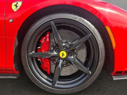 Used 2020 Ferrari F8 Tributo image 9