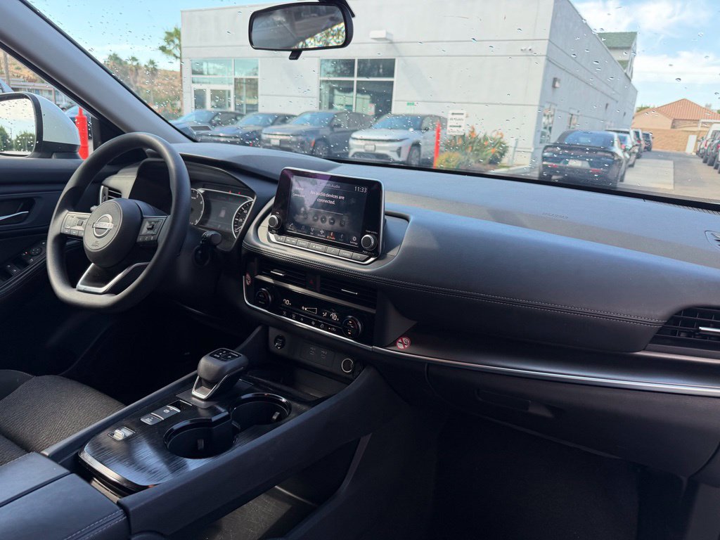 Used 2024 Nissan Rogue SV FWD image 18