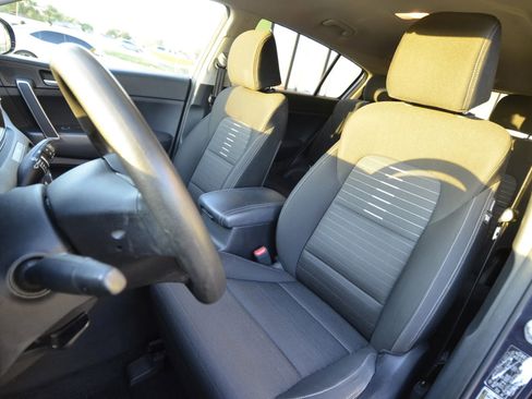 Used 2018 Kia Sportage LX w/ LX Technology Package image 16