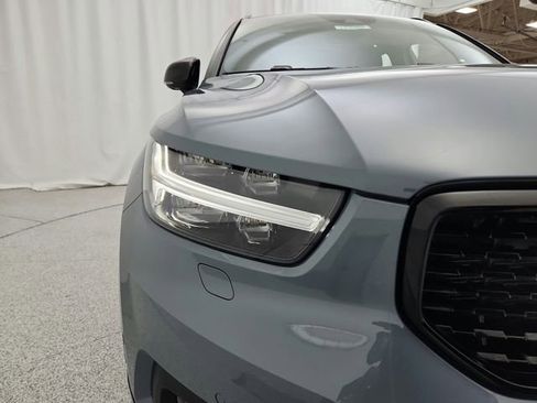 Certified 2022 Volvo XC40 T5 R-Design w/ Advanced Package image 29