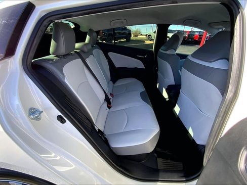 Used 2020 Toyota Prius Prime Limited image 19