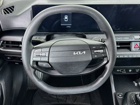 Used 2025 Kia K4 FWD image 18