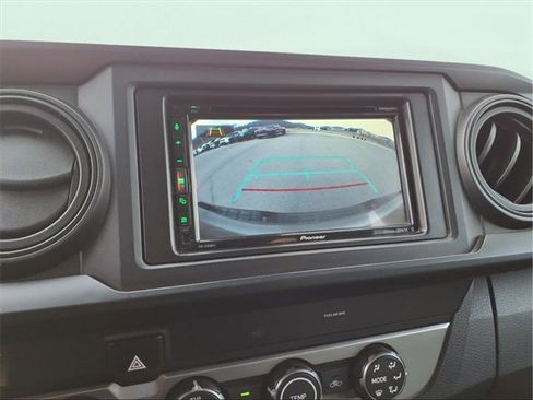 Used 2019 Toyota Tacoma SR image 17