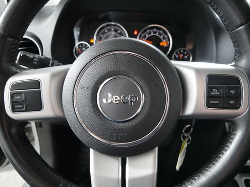 Used 2017 Jeep Compass Latitude AWD/4WD image 25