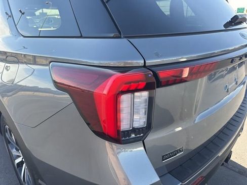 Used 2025 Ford Explorer ST-Line image 25