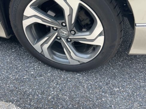 Used 2018 Honda Accord EX-L image 9