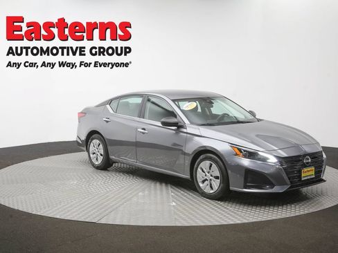 Used 2024 Nissan Altima 2.5 S FWD image 44
