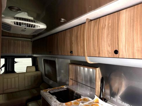 Used 2022 Mercedes-Benz Sprinter 3500 image 18