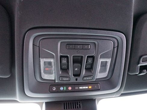 Used 2022 Chevrolet Silverado 1500 High Country w/ High Country Premium Package image 39