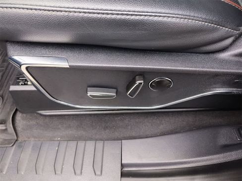 Used 2023 Ford F150 Lariat w/ Equipment Group 502A High image 12