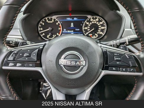 Used 2025 Nissan Altima 2.5 SR FWD image 12