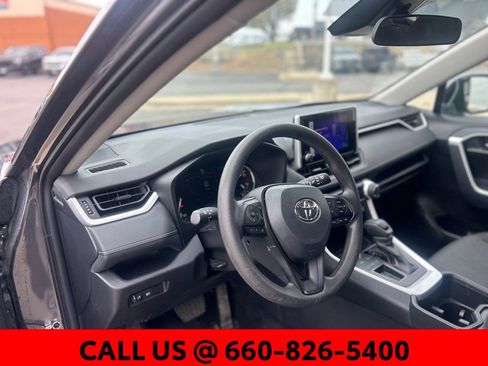 Used 2025 Toyota RAV4 XLE image 10