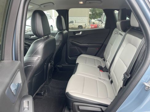 Used 2023 Ford Escape Platinum AWD/4WD image 14