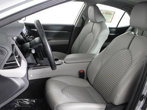 Used 2023 Toyota Camry SE FWD image 19