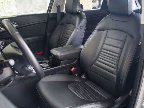 Used 2023 Kia Sportage SX image 17