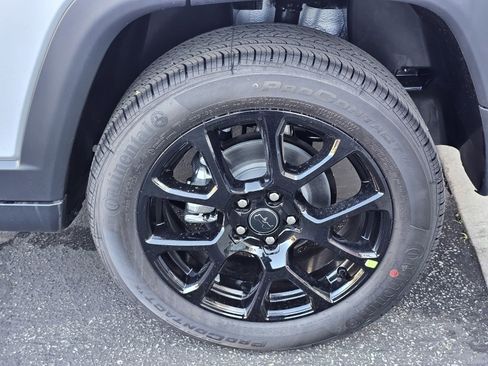 New 2026 Jeep Compass Latitude image 9