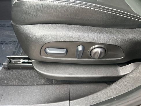 Used 2024 GMC Terrain SLT w/ Elevation Edition image 24