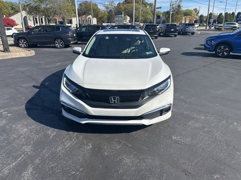 Used 2019 Honda Civic Touring image 2