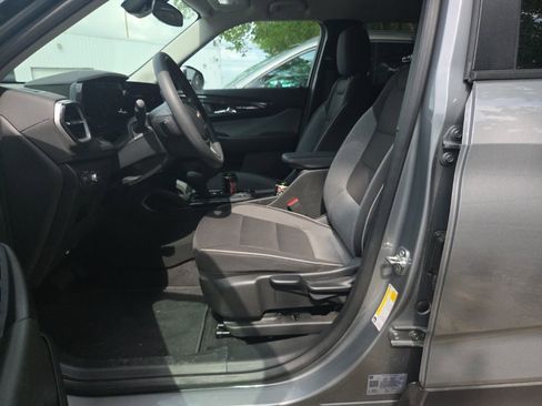 Used 2025 Chevrolet TrailBlazer LT AWD/4WD image 5
