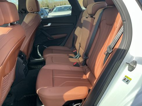 Used 2025 Audi Q5 e Premium image 24