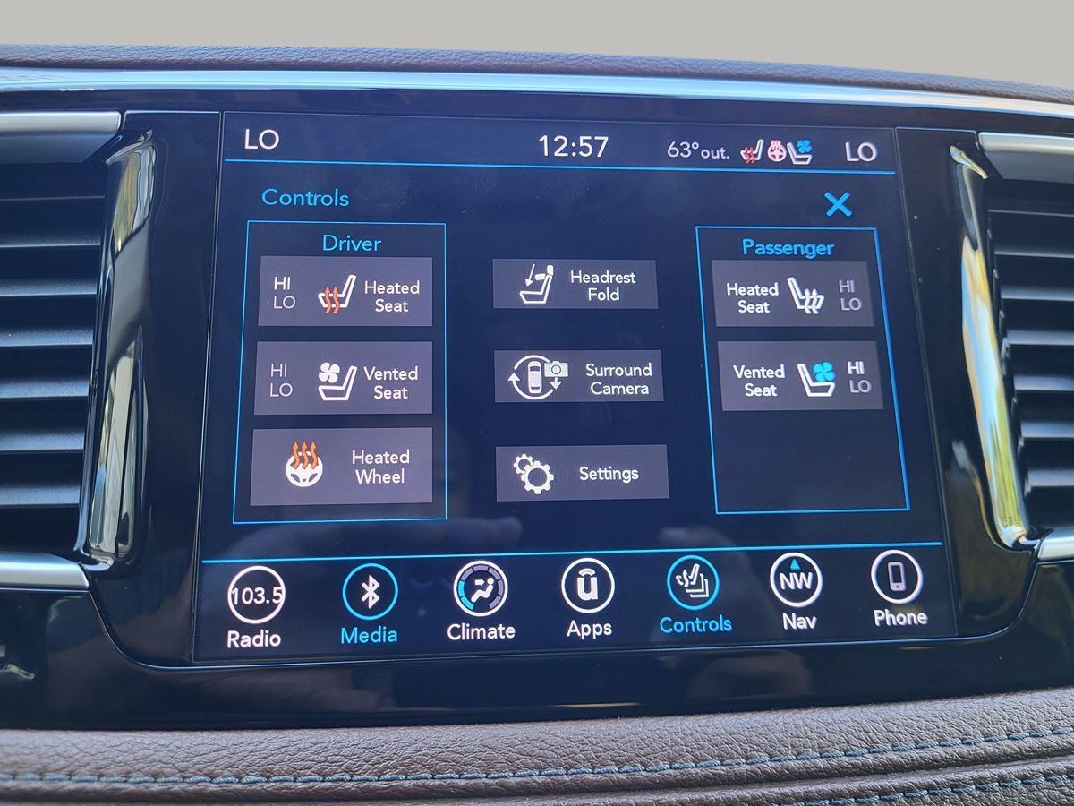 Used 2019 Chrysler Pacifica Limited w/ Advanced Safetytec Group FWD image 30