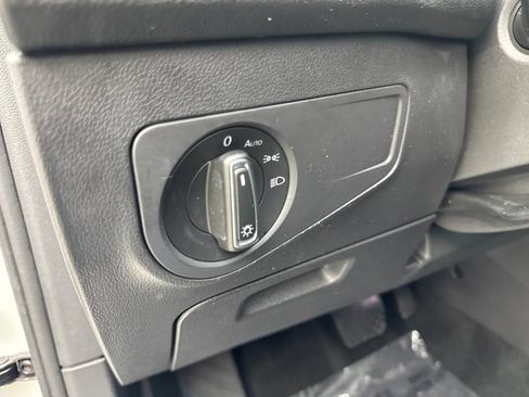 Used 2023 Volkswagen Tiguan SE AWD/4WD image 56
