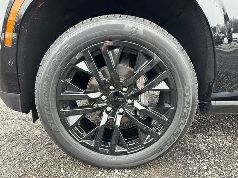 Used 2025 GMC Yukon XL Denali w/ Sun & Power Step Package image 15