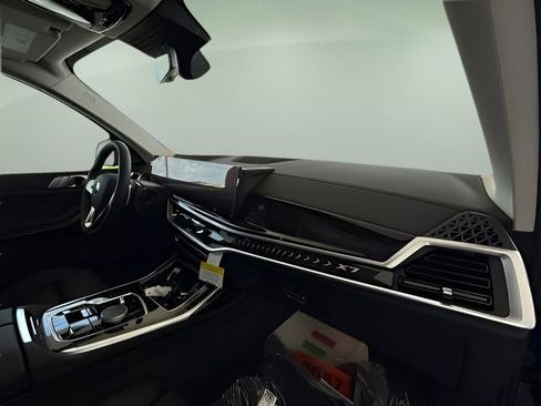 Used 2026 BMW X7 xDrive40i image 28