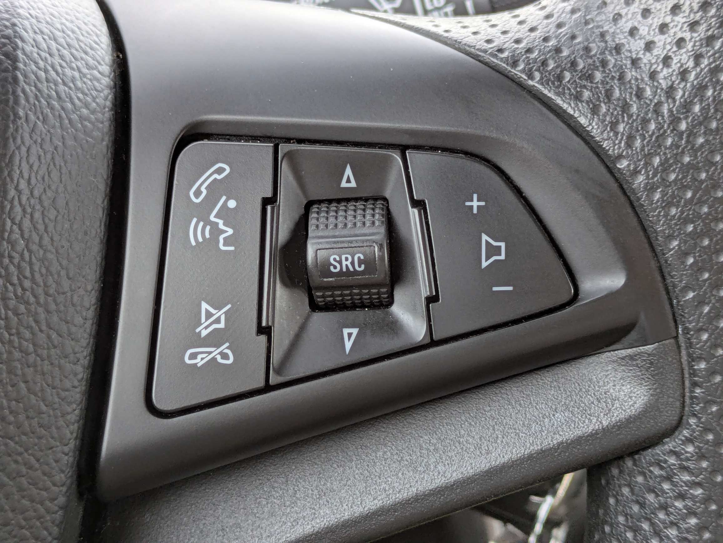 Used 2018 Chevrolet Trax LS FWD image 27