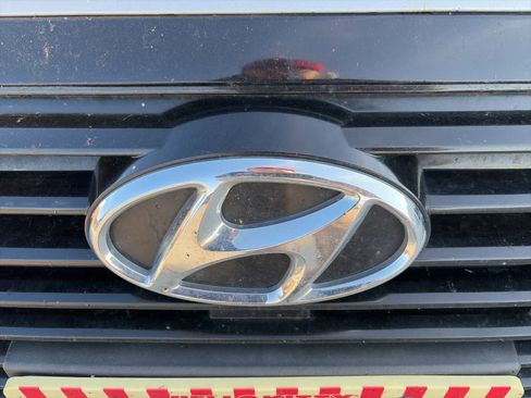 Used 2018 Hyundai Ioniq Blue image 3