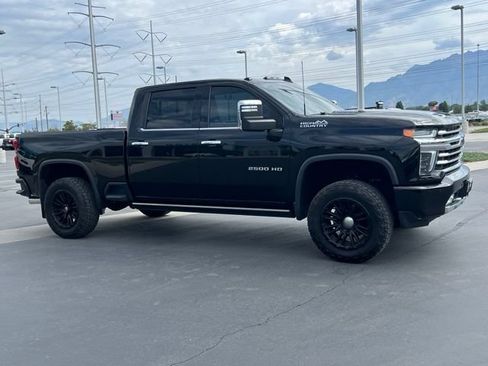 Used 2022 Chevrolet Silverado 2500 High Country w/ Z71 Off-Road Package AWD/4WD image 9