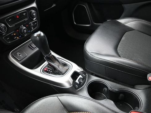 Used 2021 Jeep Compass Latitude FWD image 15