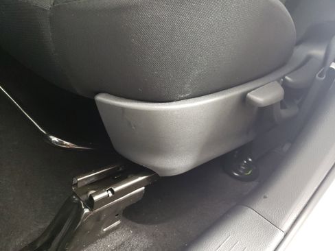 New 2025 Nissan Kicks Play S image 10