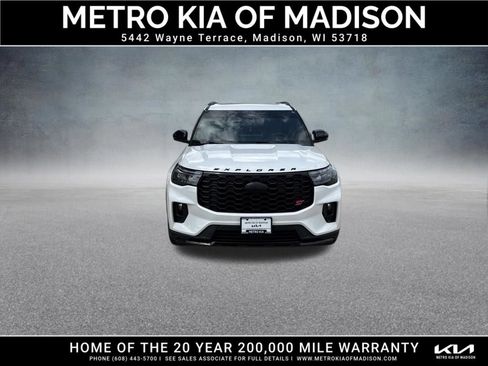 Used 2025 Ford Explorer ST w/ Sun And Sound Package AWD/4WD image 9