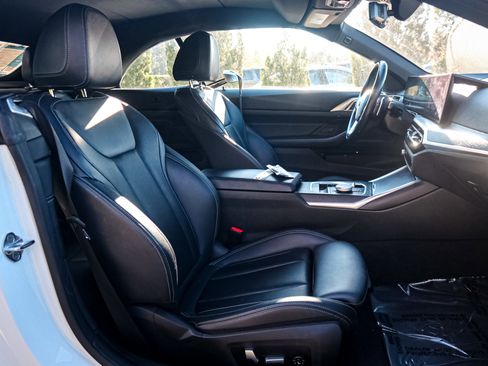 Used 2024 BMW 430i Convertible w/ Convenience Package image 32