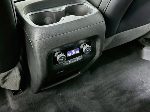 Used 2025 Buick Enclave Preferred FWD image 28