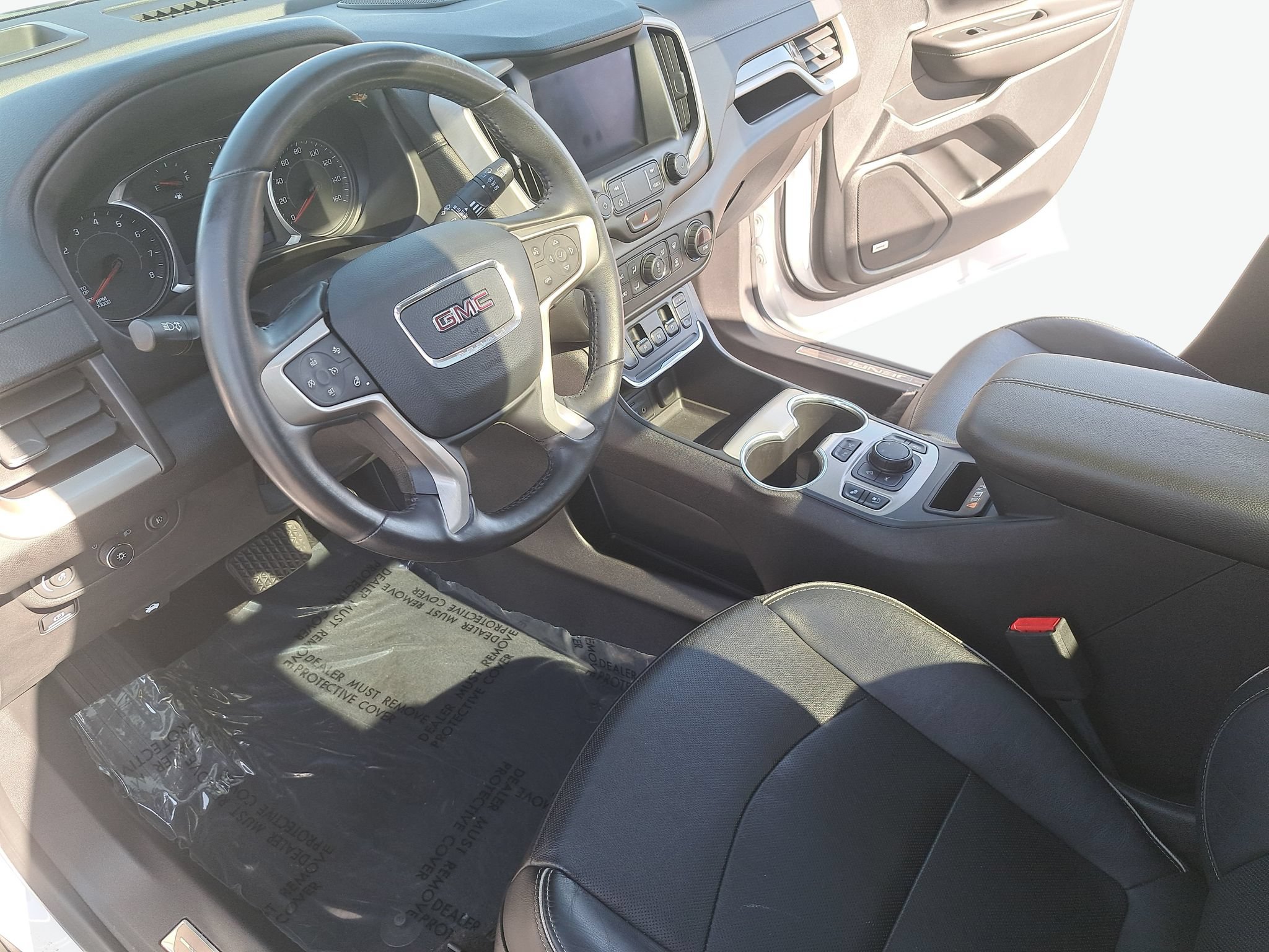 Used 2020 GMC Terrain Denali w/ Denali Premium Package AWD/4WD image 16