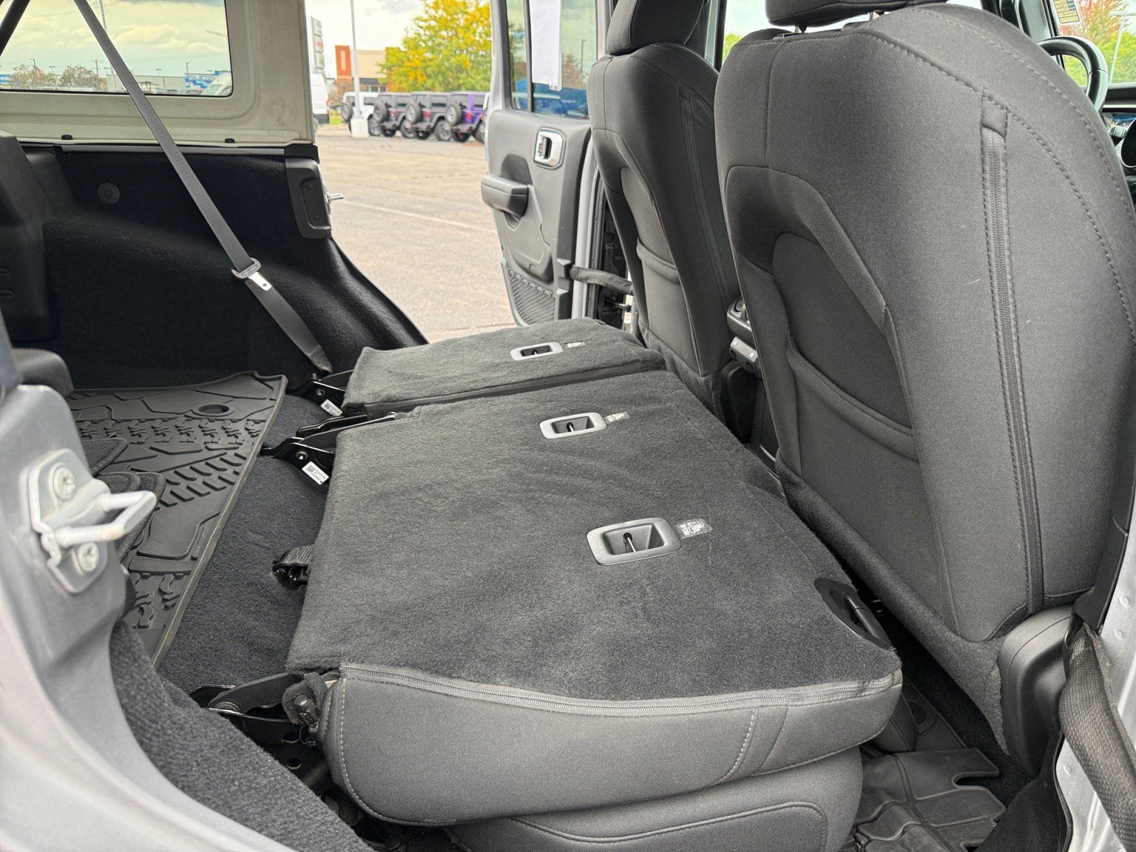 Used 2019 Jeep Wrangler Unlimited Sport S AWD/4WD image 30