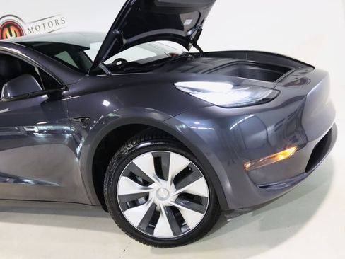 Used 2022 Tesla Model Y Long Range AWD/4WD image 8
