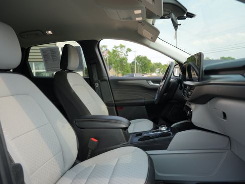Used 2024 Ford Escape Active w/ Tech Pack #2 FWD image 32