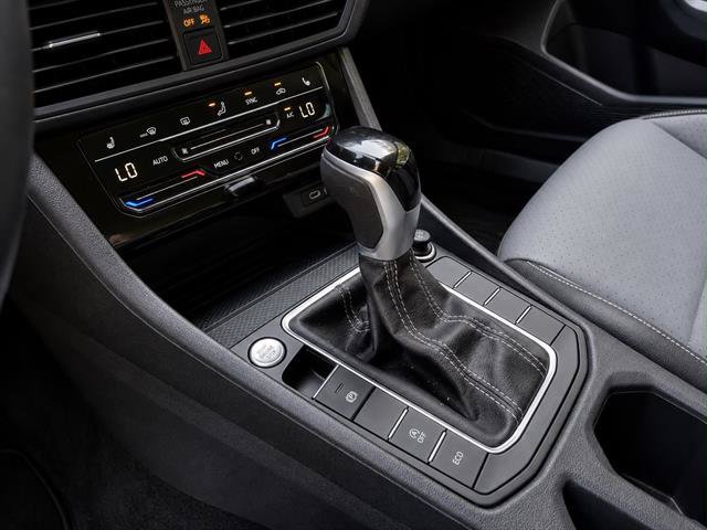 Used 2025 Volkswagen Jetta SE FWD image 15