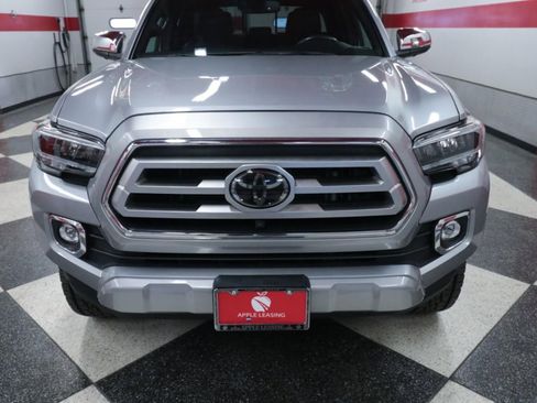Used 2021 Toyota Tacoma Limited image 4