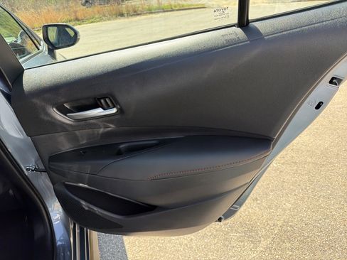 Used 2025 Toyota Corolla SE w/ Convenience Package image 16