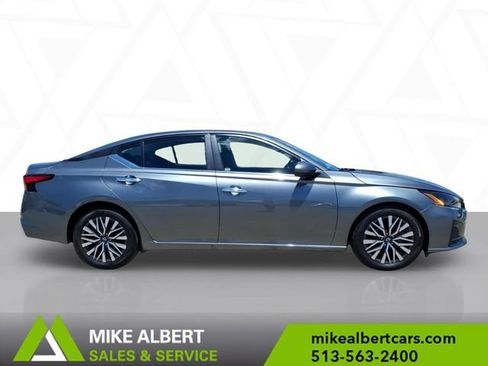 Used 2023 Nissan Altima 2.5 SV FWD image 8
