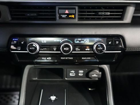 Used 2025 Honda Pilot Elite image 21
